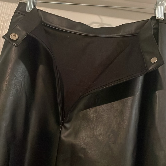 Beautiful Black, Faux leather, fully lined midi skirt! - Picture 3 of 5